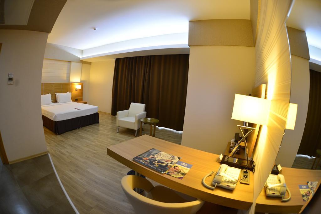 Anemon Grand Adana Otel מראה חיצוני תמונה