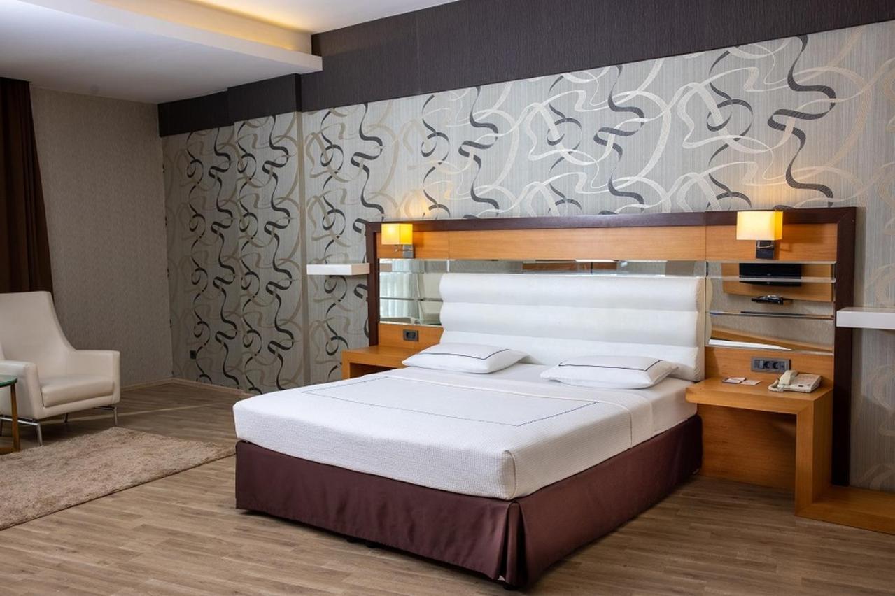 Anemon Grand Adana Otel מראה חיצוני תמונה