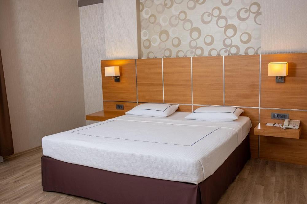 Anemon Grand Adana Otel מראה חיצוני תמונה