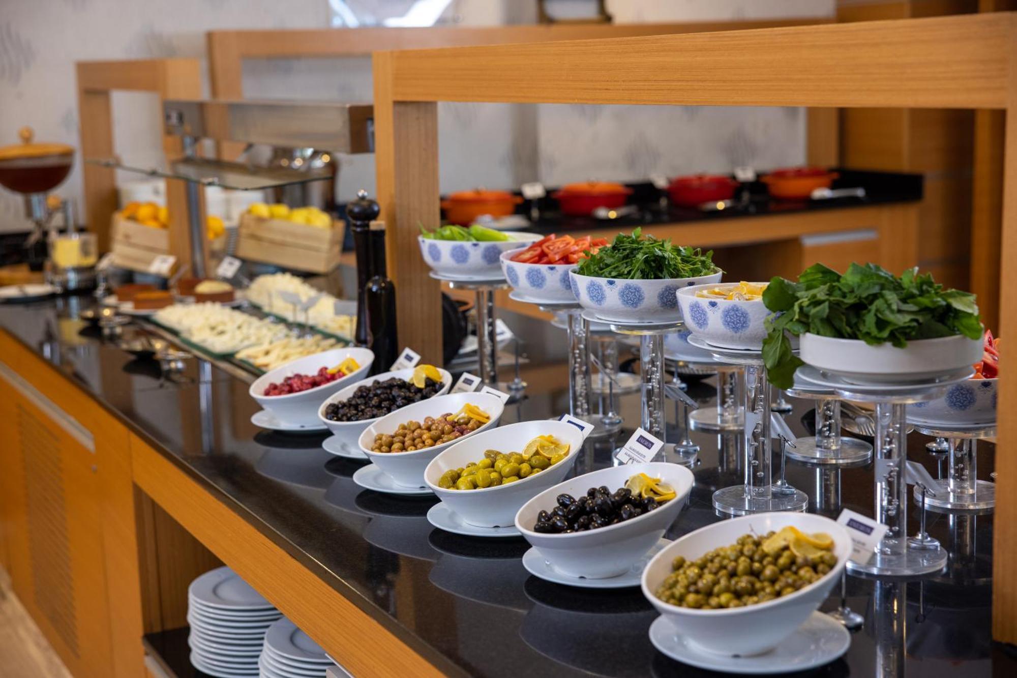 Anemon Grand Adana Otel מראה חיצוני תמונה