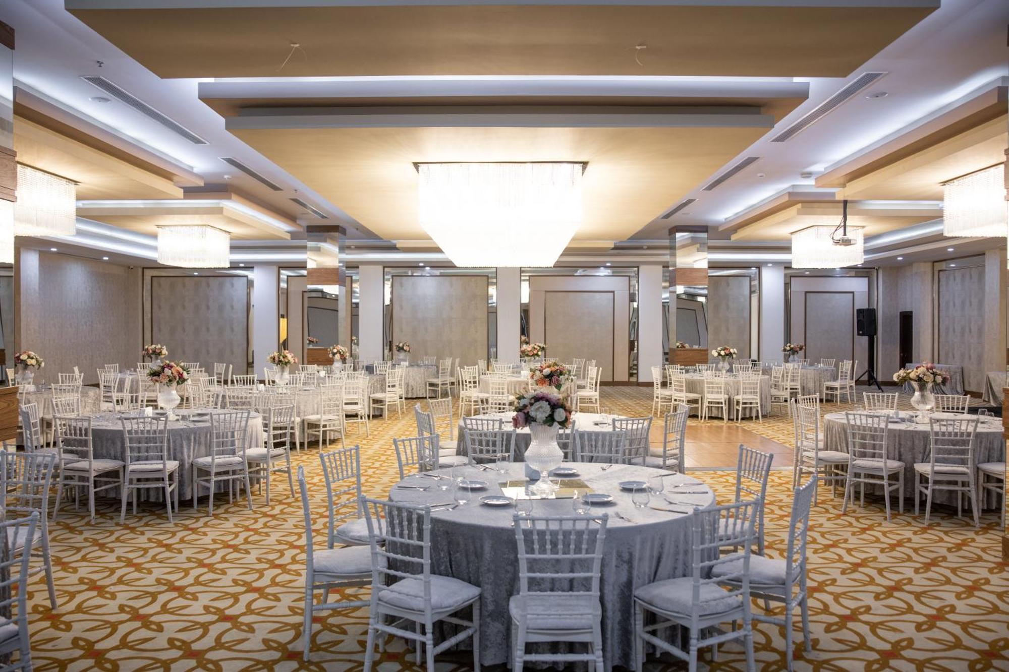 Anemon Grand Adana Otel מראה חיצוני תמונה
